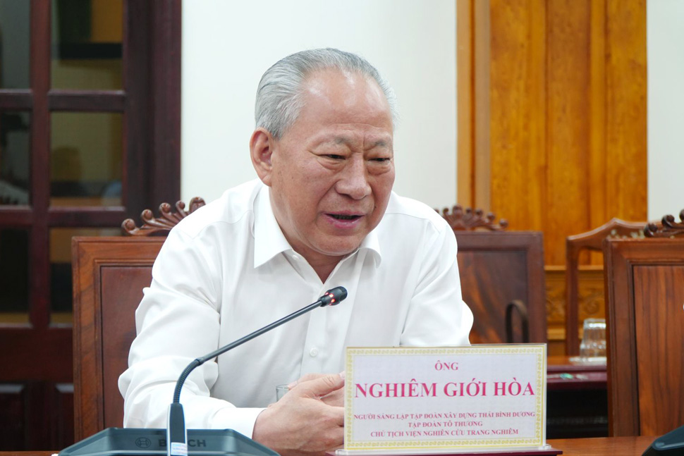 Ông Nghiêm Giới Hòa - Nhà sáng lập Tập đoàn Tô Thương - giới thiệu hình thức hợp tác đầu tư FEPCO. Ảnh: Kim Loan
