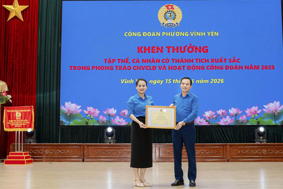 Khen thưởng tập thể, cá nhân có thành tích xuất sắc trong hoạt động công đoàn năm 2025