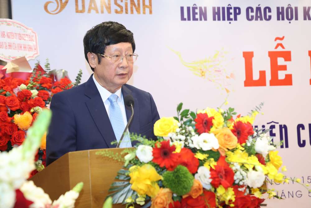 Ông Đỗ Mạnh Hùng, Viện trưởng Viện Nghiên cứu văn hóa và dân sinh phát biểu tại buổi lễ. Ảnh: Chí Long