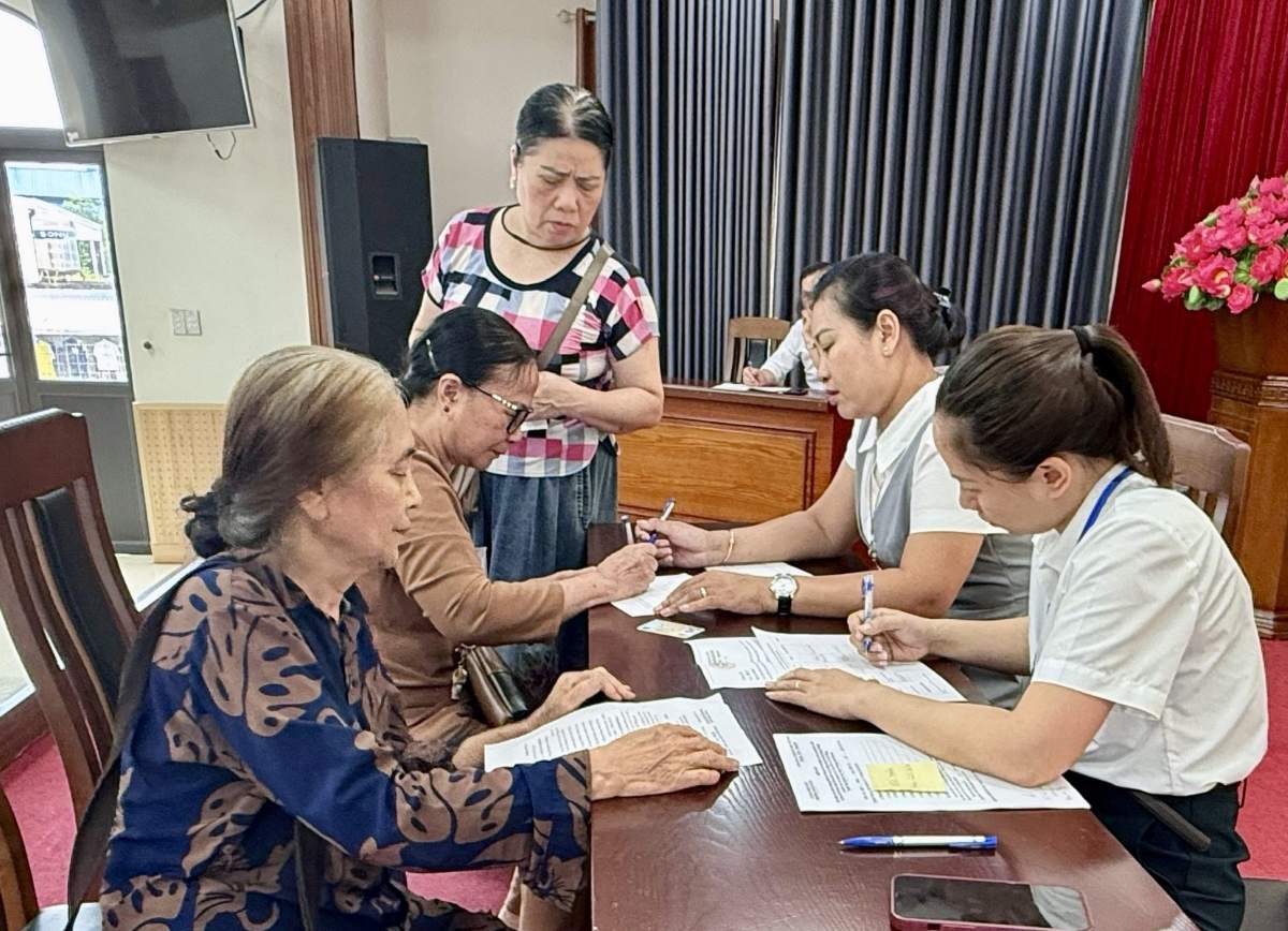 36 households eligible to participate in the lottery to receive resettlement land. Photo: Hai Phong e-Portal