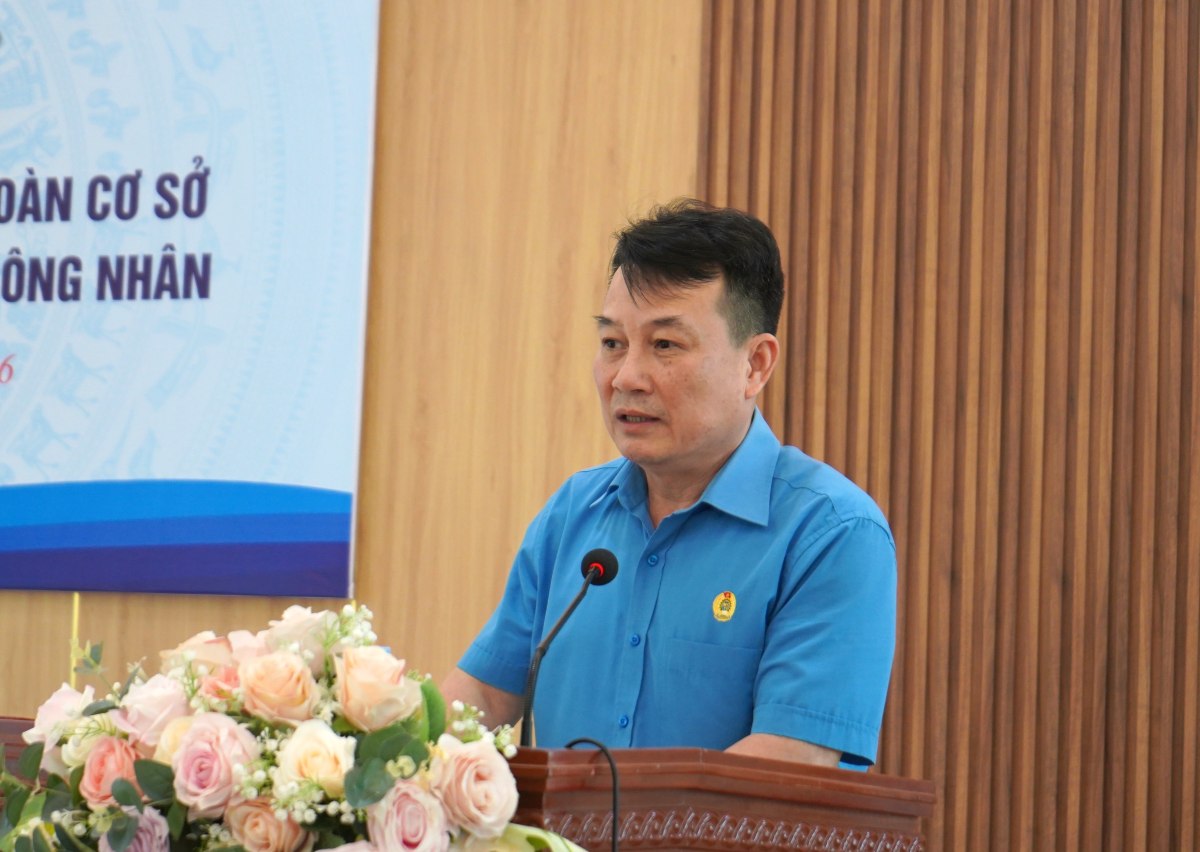 Ông Nguyễn Văn Phiệt - Phó Chủ tịch LĐLĐ TP Hải Phòng phát biểu chỉ đạo. Ảnh: Mai Dung