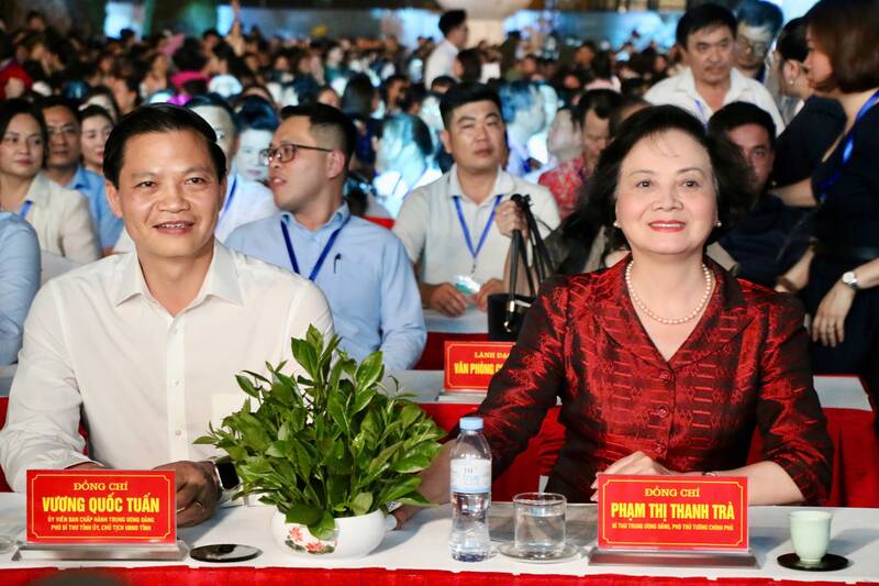 Các đại biểu dự lễ khai mạc mùa du lịch tỉnh Thái Nguyên năm 2026. Ảnh: Đặng Vũ