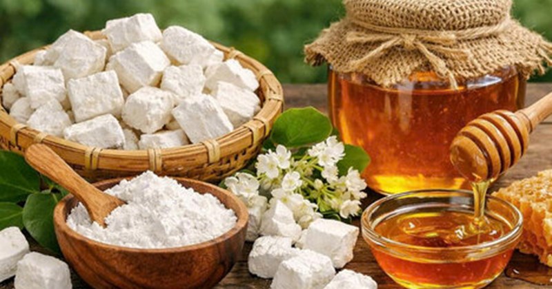 Mật ong và bột sắn dây không độc, giúp giải độc cơ thể