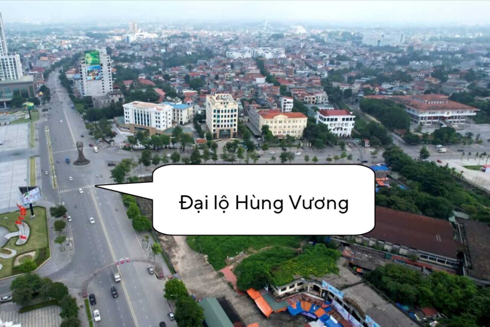 Hung Vuong Avenue is the main road running through Viet Tri city (old). Photo: To Cong
