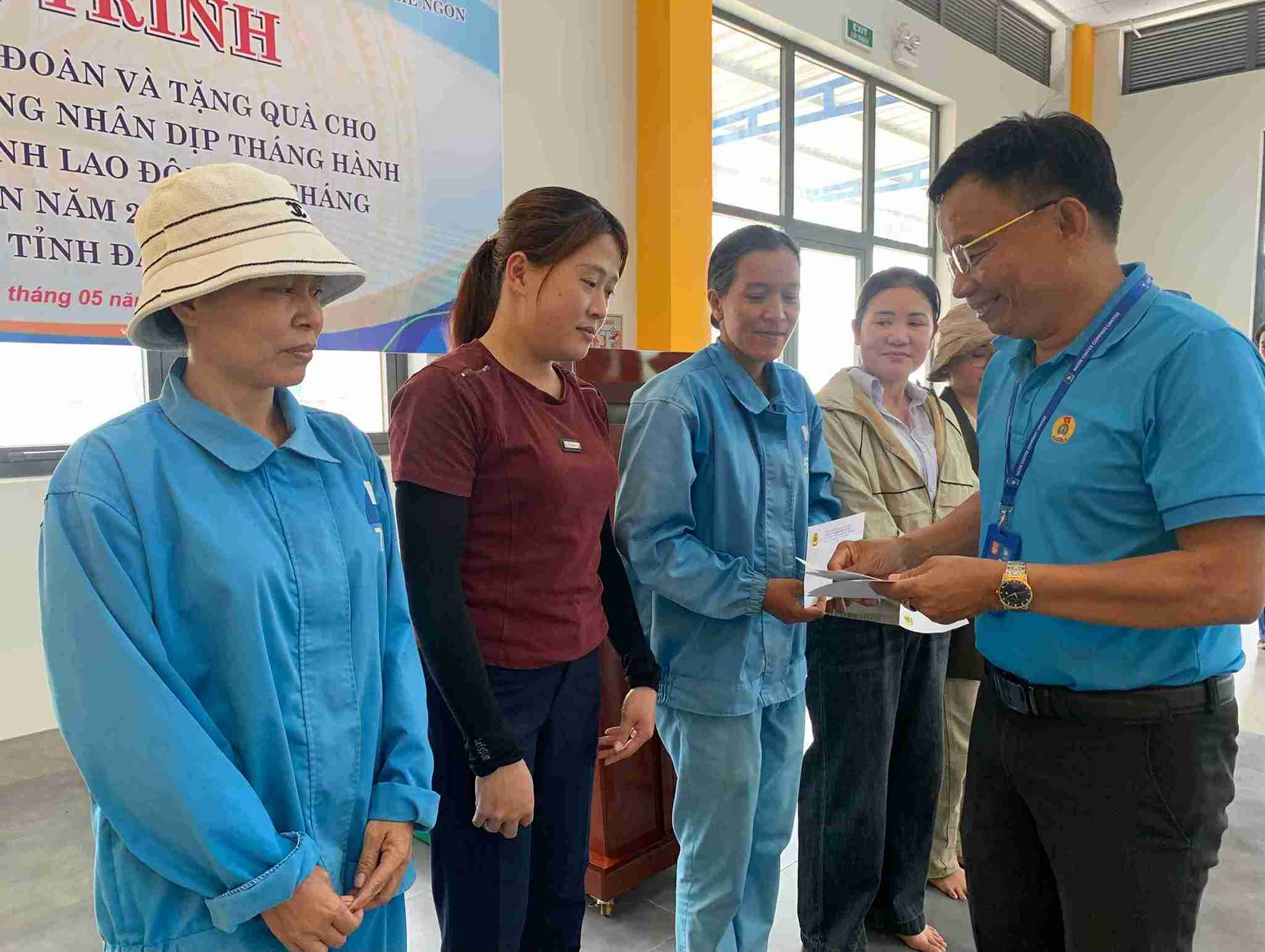Trade unions at all levels in Dak Lak province are implementing many activities during Workers' Month 2026 and celebrating the upcoming 14th Vietnam Trade Union Congress. Photo: Long Du