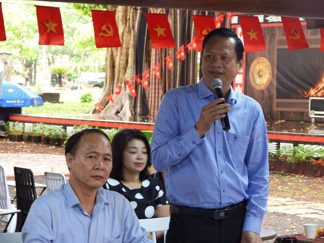 Ông Phạm Đông Thanh - Chủ tịch Hiệp hội Doanh nghiệp tỉnh Đắk Lắk nêu một số khó khăn, vướng mắc mà cộng đồng các doanh nghiệp tại địa phương đang gặp phải. Ảnh: Bảo Trung