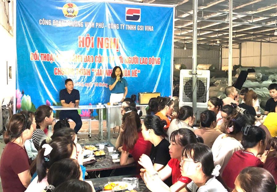 GSI VINA Co., Ltd. organiza una conferencia de diálogo y el programa "Enfriamiento de verano" para los trabajadores. Foto: Sindicato de Nghe An