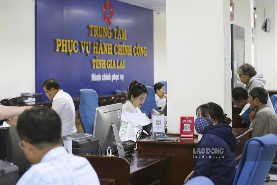 The Gia Lai Provincial Public Administration Service Center is assigned to inspect the settlement of dossiers at units and localities. Photo: Hoai Phuong
