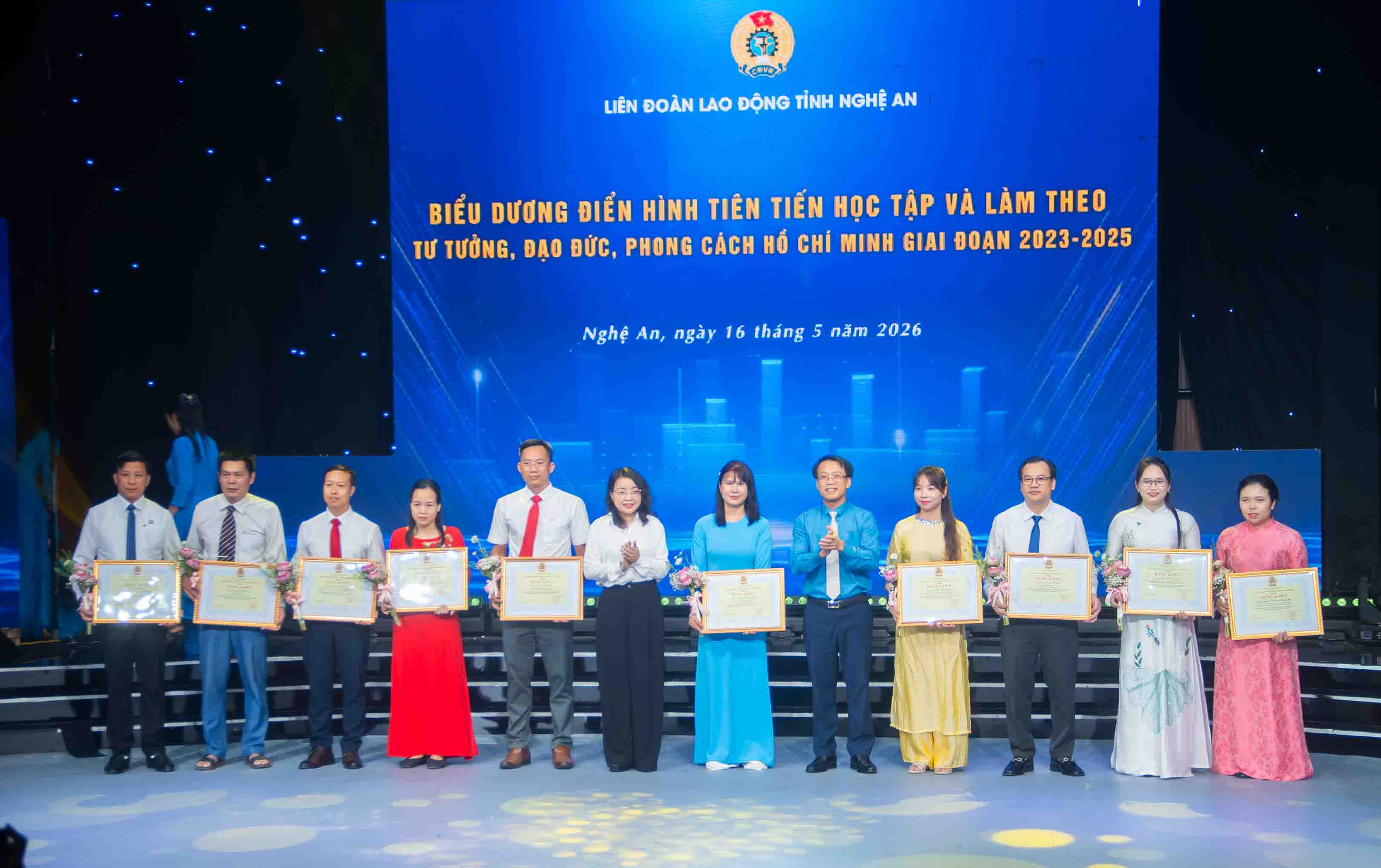 Đặc biệt, việc thực hiện Kết luận số 01 của Bộ Chính trị về tiếp tục học tập và làm theo tư tưởng, đạo đức, phong cách Hồ Chí Minh ngày càng đi vào chiều sâu, thiết thực và hiệu quả hơn. Từ các phong trào thi đua đã xuất hiện nhiều mô hình hay, sáng kiến cải tiến kỹ thuật, nhiều công trình, sản phẩm mang lại giá trị lớn cho doanh nghiệp và xã hội.  