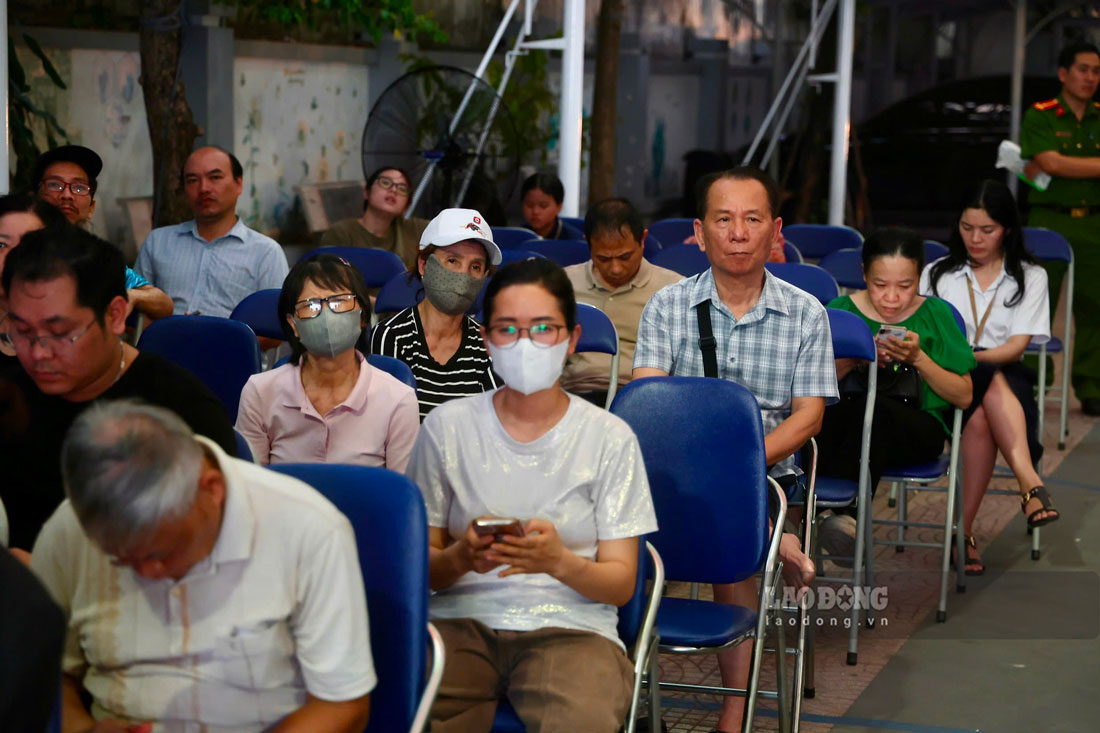 Nhiều người dân khu vực có mặt