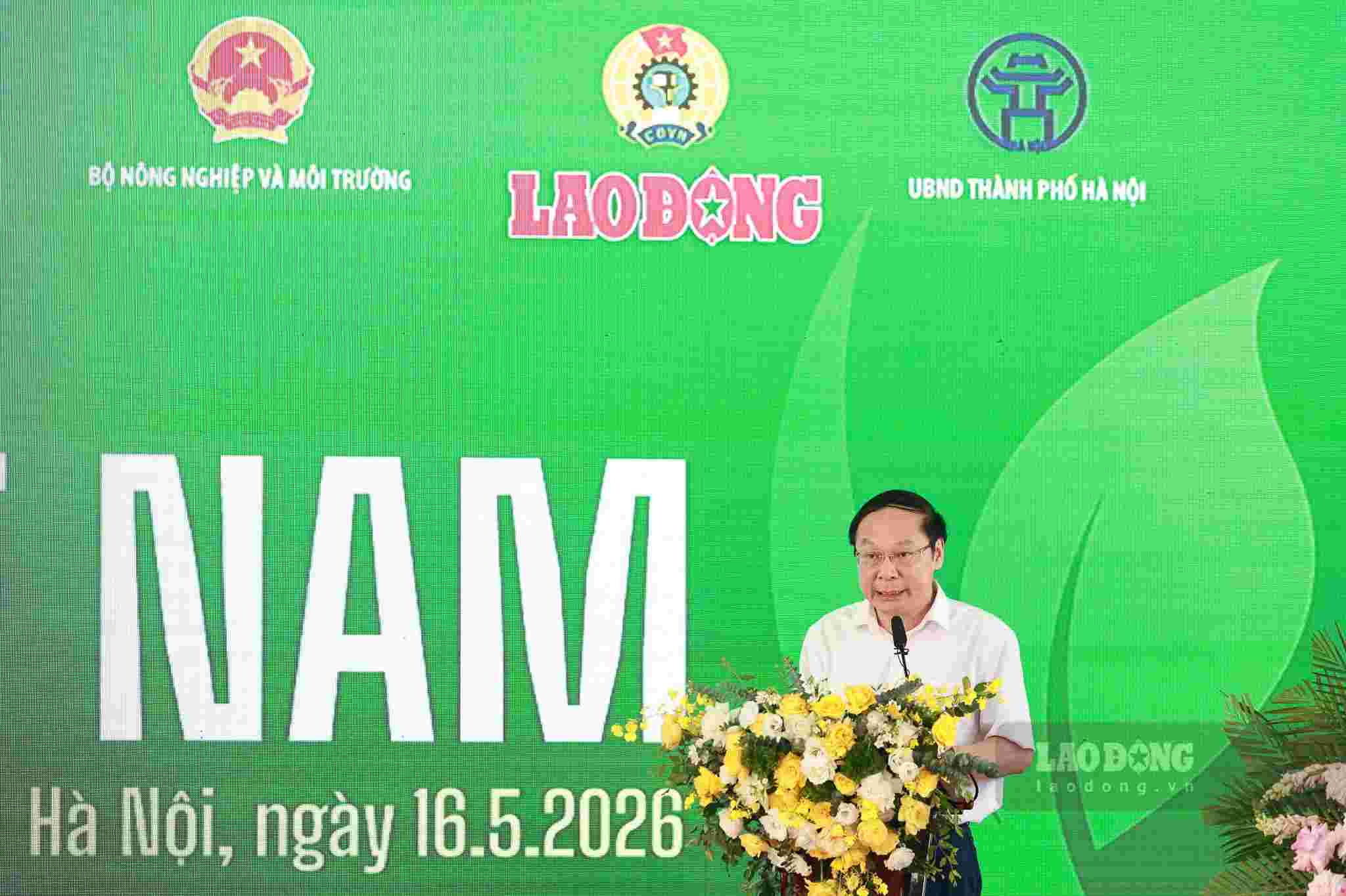 Ông Lê Công Thành, Ủy viên Ban Thường vụ Đảng ủy, Thứ trưởng Bộ Nông nghiệp và Môi trường phát biểu khai mạc Chuỗi sự kiện Ngày Chuyển đổi xanh năm 2026. Ảnh: Hải Nguyễn