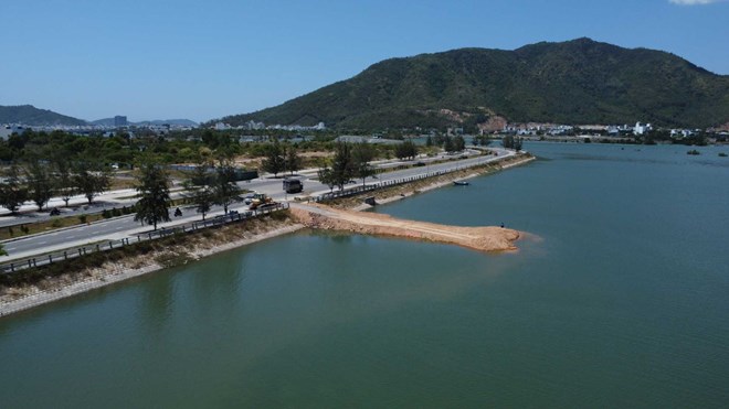 Functional agencies in Khanh Hoa are preparing to start construction of infrastructure for the new administrative center area. Photo: Huu Long