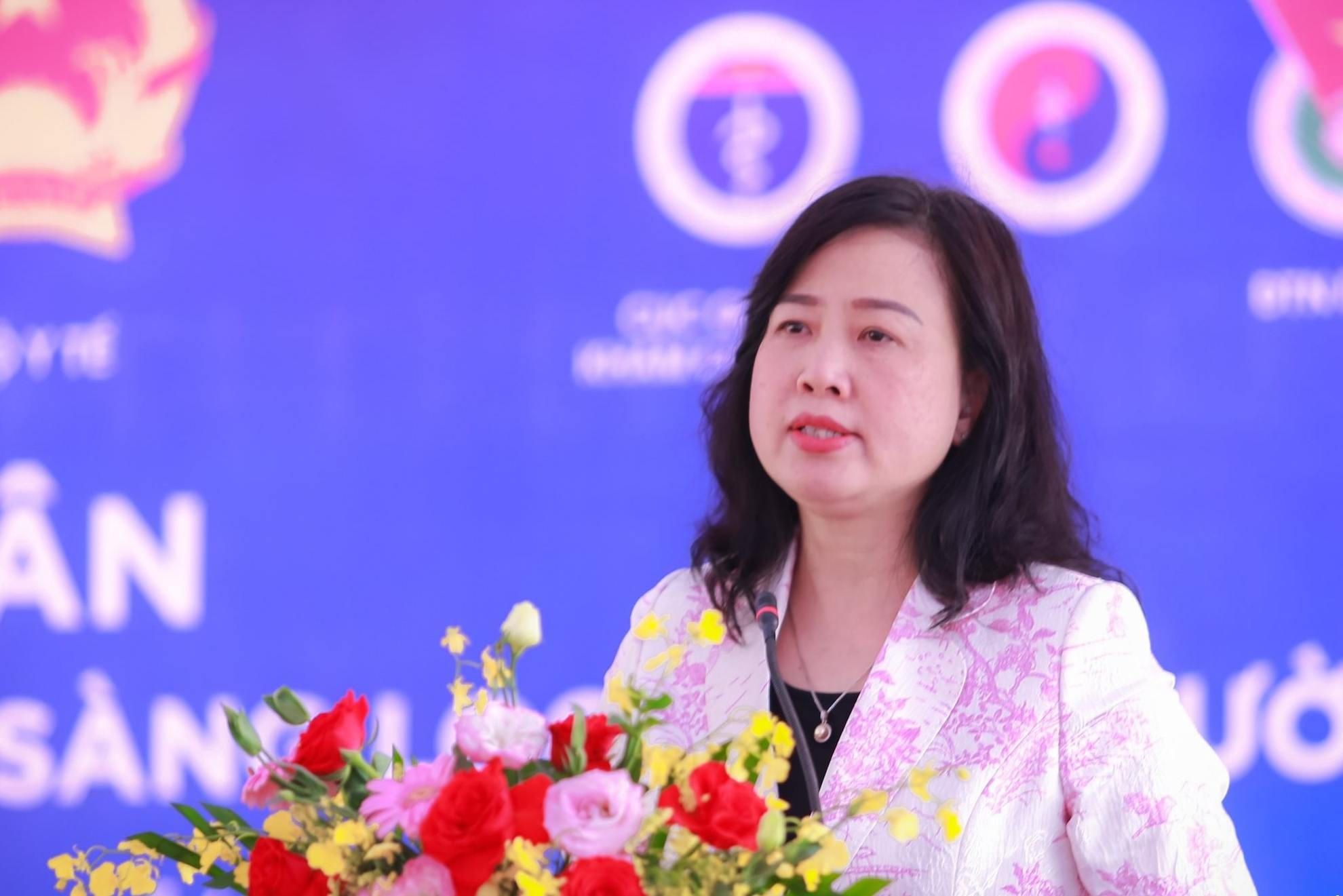 Bộ trưởng Bộ Y tế Đào Hồng Lan phát biểu tại Lễ ra quân Chiến dịch khám sức khỏe, khám sàng lọc cho nhân dân tỉnh Nghệ An năm 2026. Ảnh: Ngọc Anh