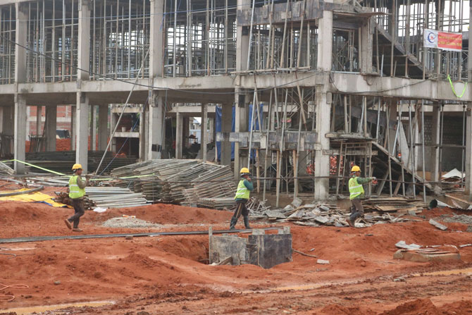 Many school projects in border areas are lacking labor, especially skilled construction workers. Photo: Thanh Tuan