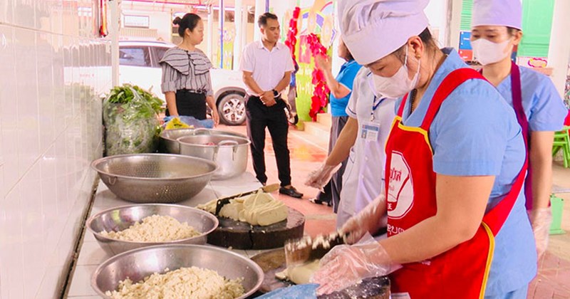Điện Biên siết chặt an toàn thực phẩm tại bếp ăn nội trú