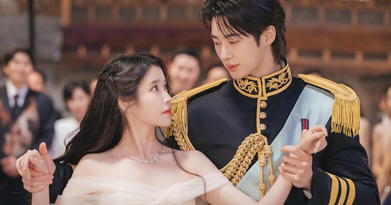 Nhà sản xuất "Chiếc vương miện hoàn hảo" xin lỗi vì sai sót lịch sử
