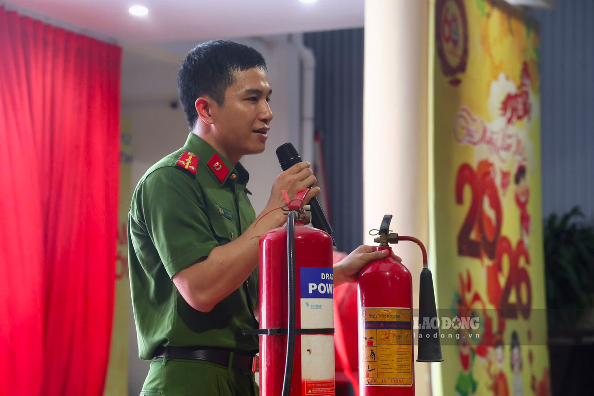 Strengthen propaganda, ensure fire safety in hot weather. Photo: Duong Anh