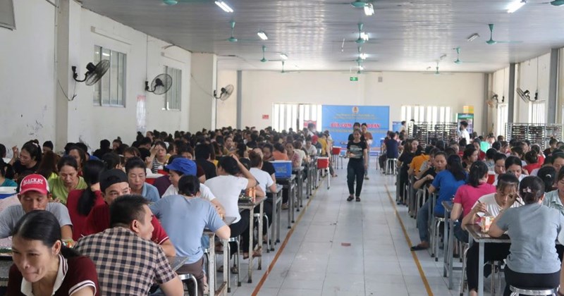 Bữa ăn Công đoàn" gắn kết công nhân tại Công ty Phong Phú Quảng Trị