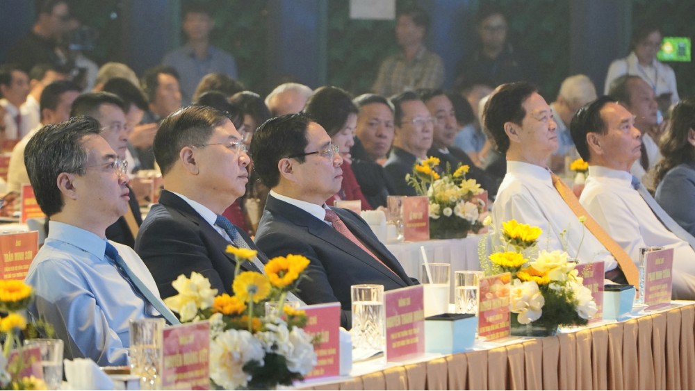 Phó Thủ tướng Thường trực Chính phủ Phạm Gia Túc dự và chỉ đạo hội nghị. Ảnh: Nguyên Anh