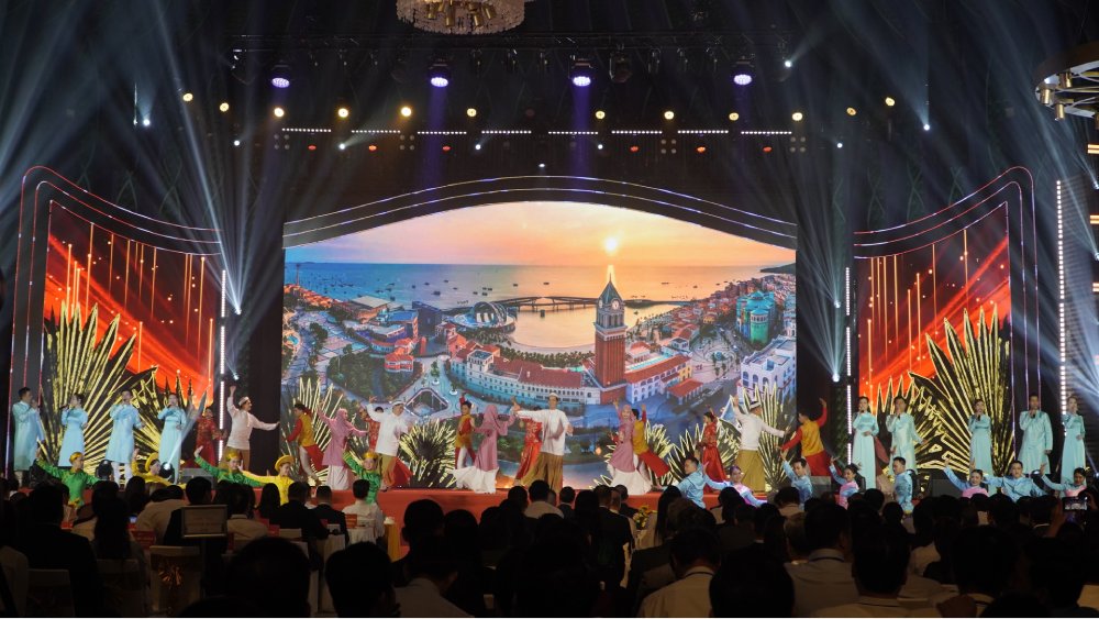 Conference announcing planning and investment promotion of An Giang province takes place in Phu Quoc special zone. Photo: Nguyen Anh