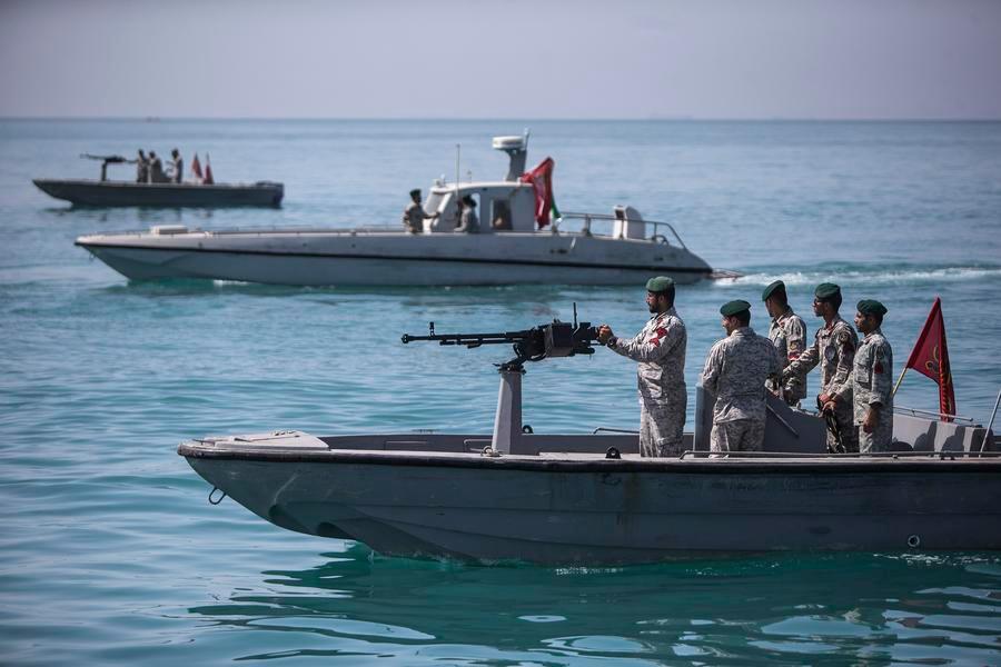 Iranian soldiers in the Strait of Hormuz in 2019. Currently, Iran is implementing measures to blockade ships, including oil tankers in this strait. Photo: Xinhua