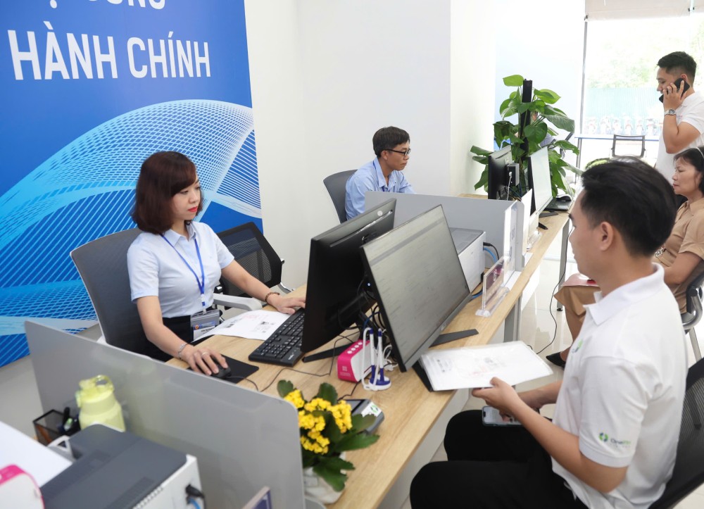 In the civil servant salary scale of type A1, civil servants with the highest coefficient of 4.98 will receive a salary of 12,599,400 VND/month. Photo: Pham Dong