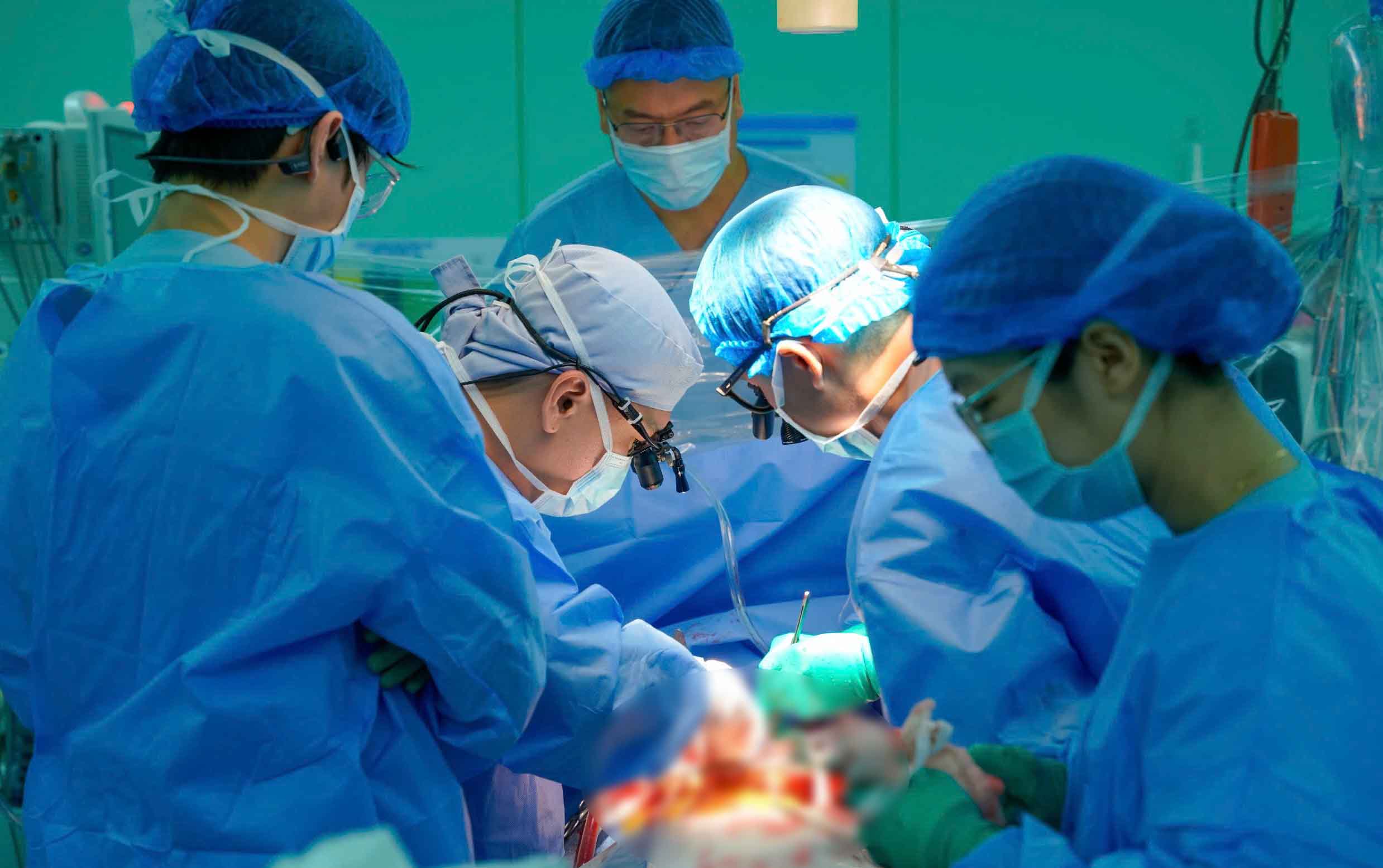 Heart transplant surgery for a child patient. Photo: Hospital provided
