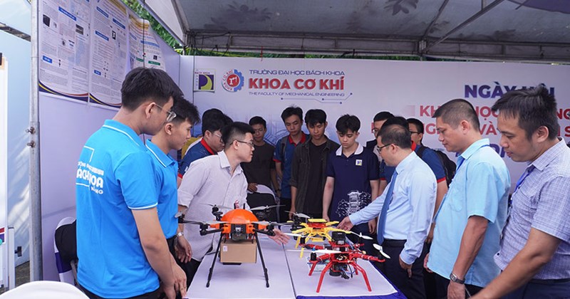 Đại học Bách khoa Đà Nẵng trưng bày sản phẩm công nghệ tại Ngày hội Sáng tạo