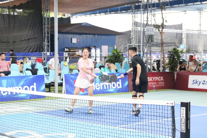 Giải Pickleball diễn ra với các trận thi đấu hấp dẫn, sôi động. Ảnh: Ban tổ chức