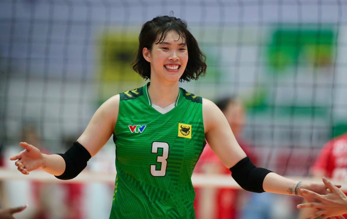 Thanh Thúy là vận động viên nhận được nhiều kỳ vọng nhất của VTV Bình Điền Long An ở trận gặp Binh chủng Thông tin. Ảnh: Duy Nam