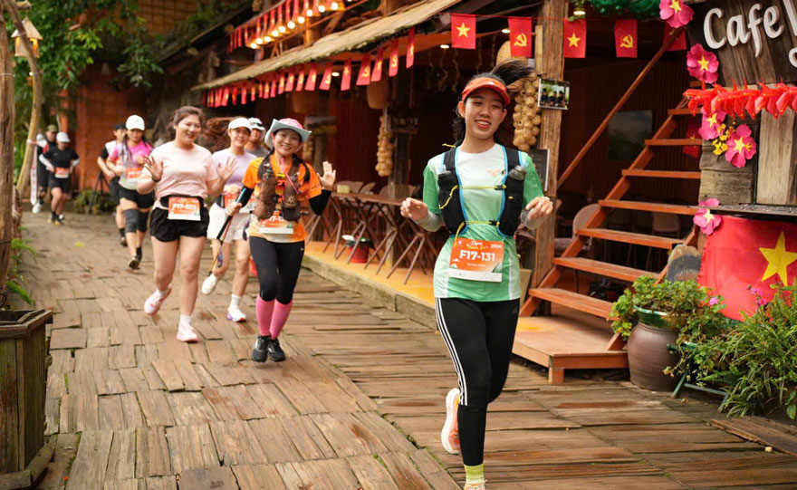 Giải chạy xuất phát và về đích tại Khu du lịch Cát Cát.