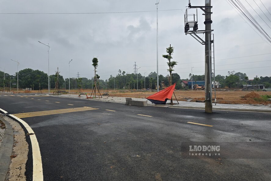 Khu đất đã được xây dựng hạ tầng kỹ thuật. Ảnh: Tô Công