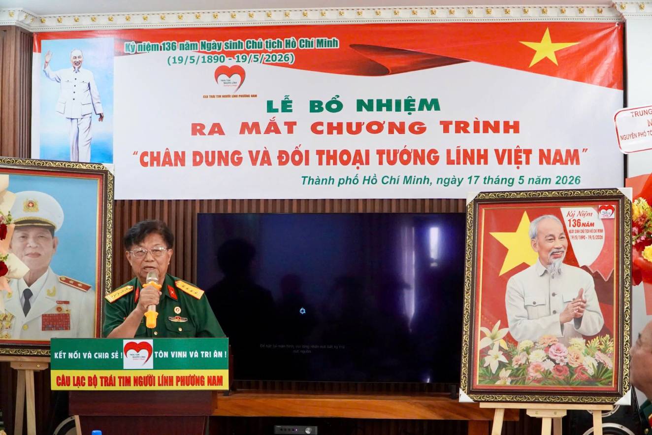 Đại tá, nhà báo Trần Thế Tuyển. Ảnh: Mai Anh. 