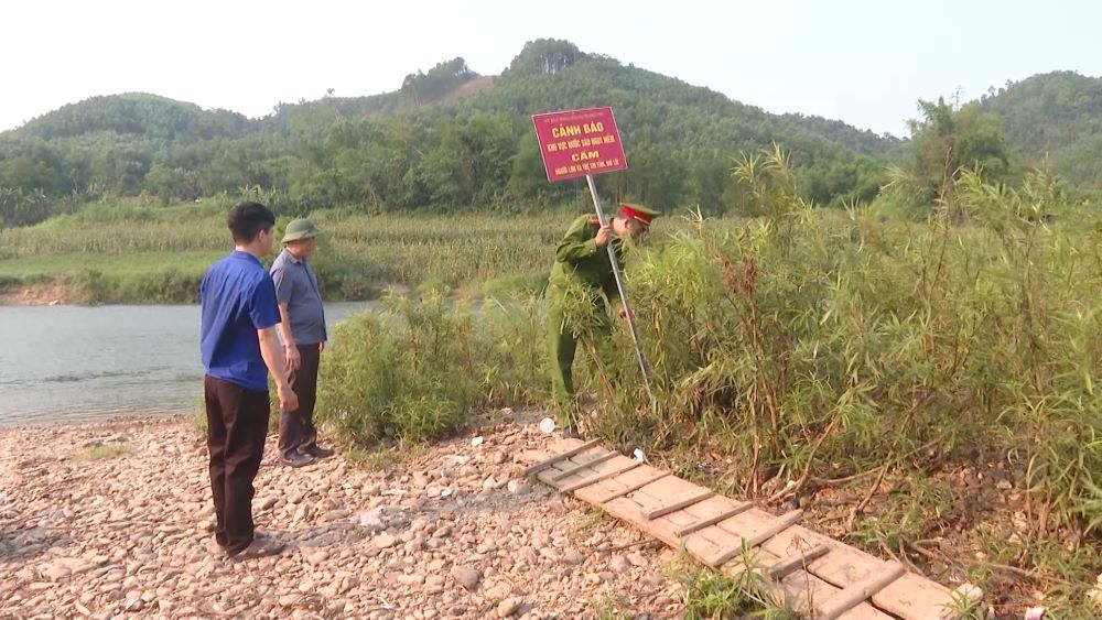 Tuyen Phu commune authorities have implemented many propaganda and prevention measures to protect children and students from the risk of drowning. Photo: Thanh Trung