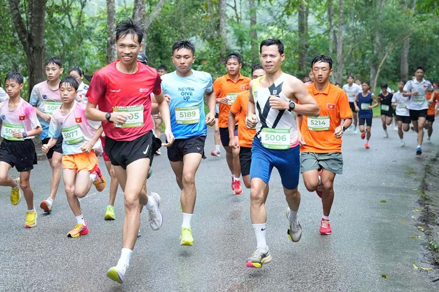 Athletes run through many roads around Ba Be Lake (Thai Nguyen). Photo: Thai Nguyen Provincial e-Portal