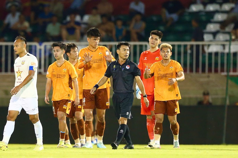 Hoang Anh Gia Lai meets Hong Linh Ha Tinh in round 23 of V.League. Photo: VPF