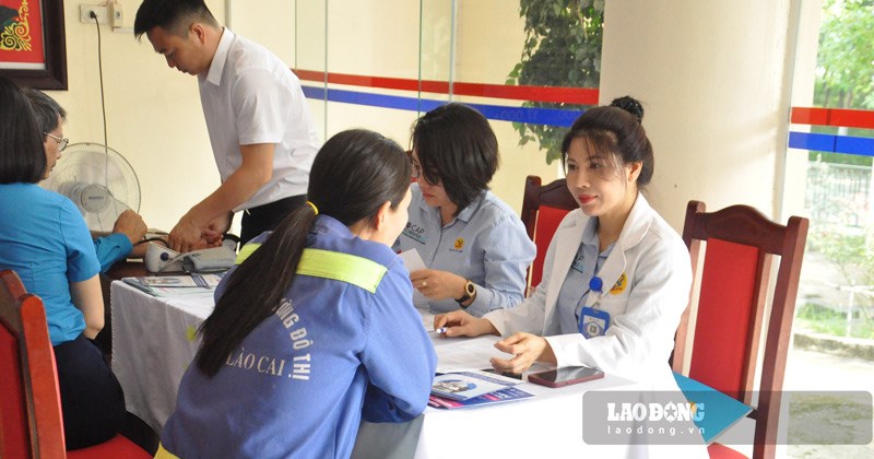 Lào Cai: Công đoàn phường đưa dịch vụ y tế đến gần công nhân