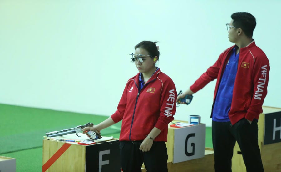 Trinh Thu Vinh, Pham Quang Huy are the 2 most important shooters in the pistol event of the Vietnamese shooting team. Photo: Minh Anh