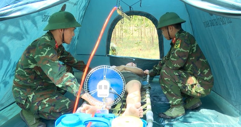 Huế: Lính miệt mài luyện tập dưới nắng gắt