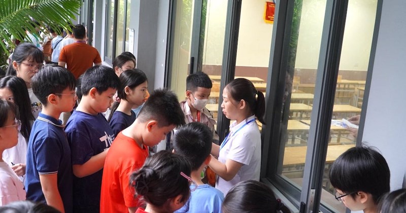 Hà Nội: Hơn 6.300 học sinh cạnh tranh vào lớp 6 tại một trường