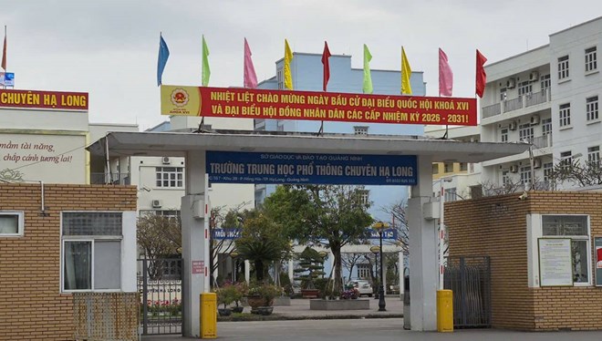 Trường THPT Chuyên Hạ Long Trường có khoảng 1.100 thí sinh đăng ký thi vào lớp 10 năm học 2026-2027. Ảnh: Nguyễn Hùng 