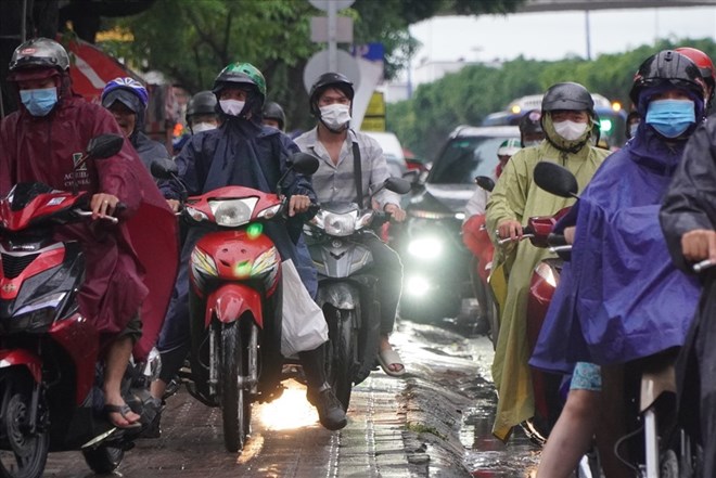 Forecast thunderstorms in many areas across the country will last until May 21. Photo: Chan Phuc
