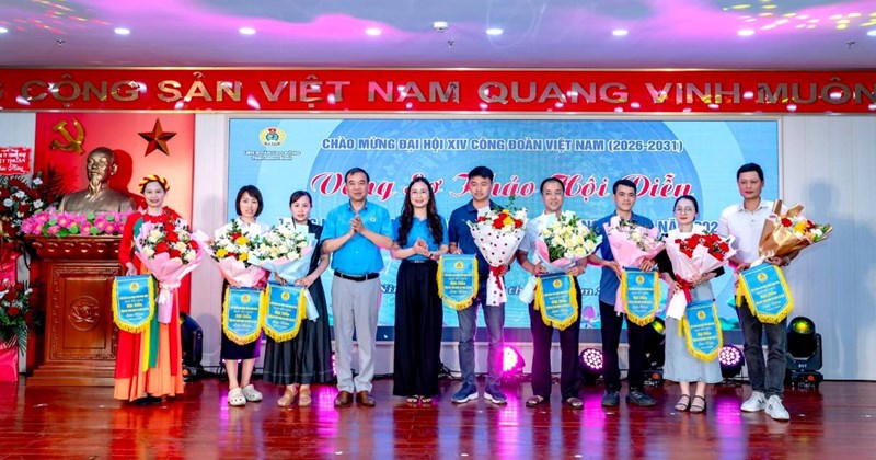 Ninh Bình: Biểu diễn nghệ thuật tạo sân chơi văn hóa cho công nhân