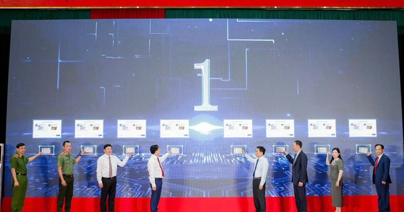 Agribank chuyển đổi số với ESG: Từ kiosk thông minh đến vùng biên