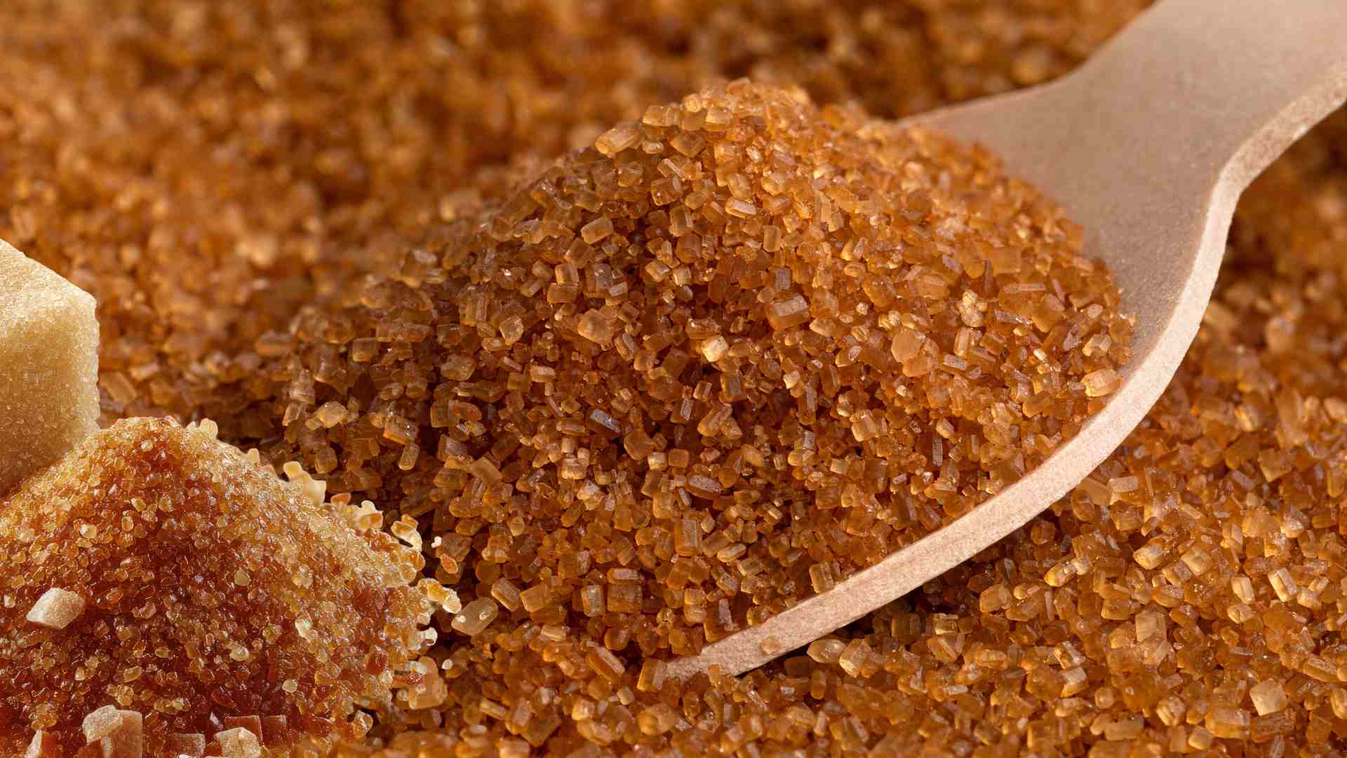 Black sugar, if used exceeding the recommended level, will increase the risk of obesity. Graphic photo: Huong Son