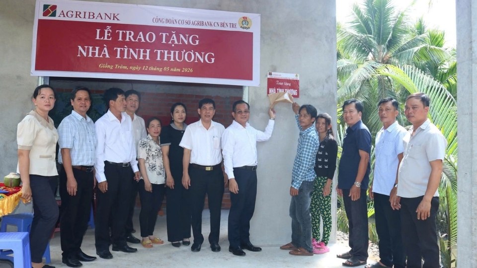 Housing support activities contribute to helping households in difficult circumstances in Vinh Long province to settle down and work. Photo: Vietnam Fatherland Front Committee of Vinh Long province