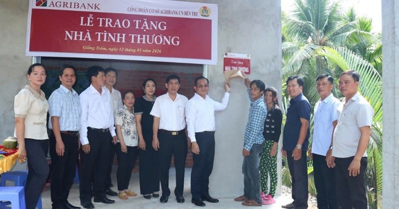 Vĩnh Long: Mặt trận Tổ quốc hỗ trợ 16 nhà cho hộ khó khăn