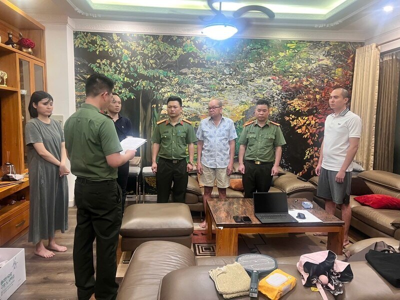 Cơ quan điều tra thực hiện Lệnh bắt với Trần Văn Quận trong chuyên án Vận chuyển trái phép chất phóng xạ. Ảnh: Công an tỉnh Lạng Sơn