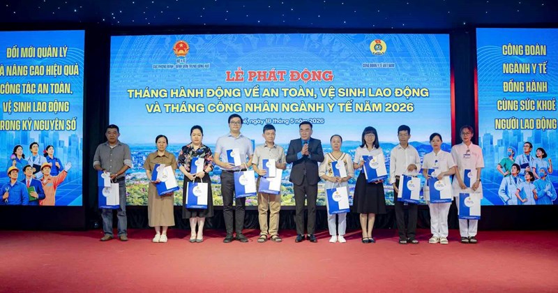 Công đoàn đồng hành cùng người lao động ngành y tế