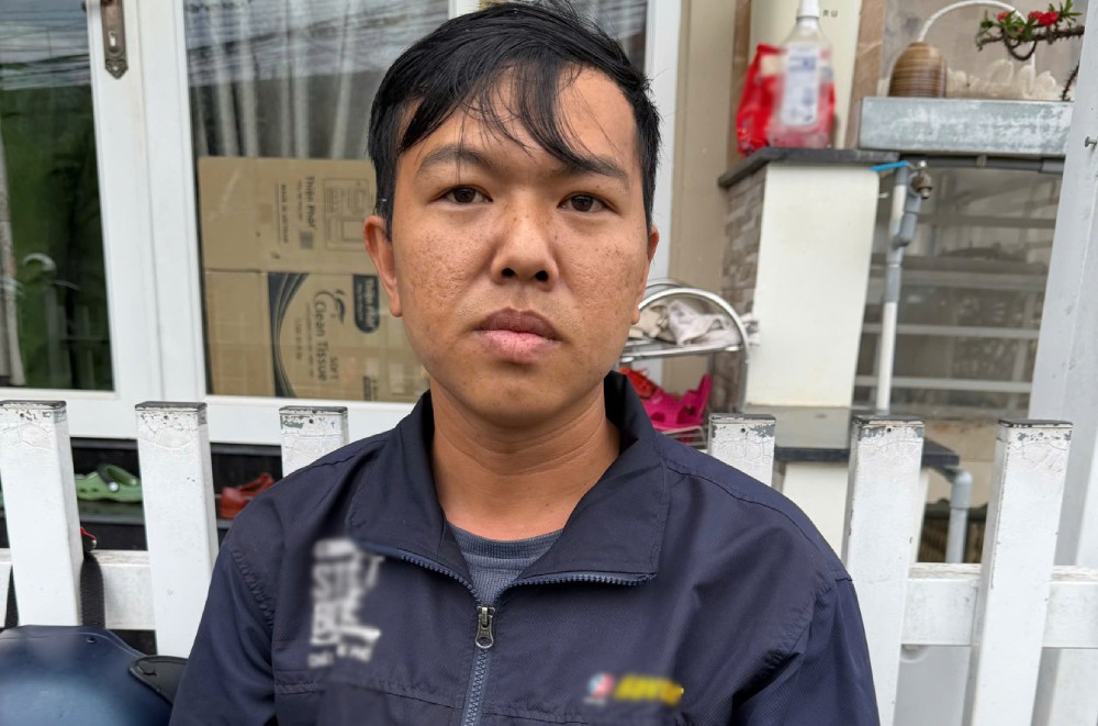 Công an đặc khu Phú Quốc bắt giữ đối tượng truy nã Nguyễn Trần Khánh Huy. Ảnh: CACC